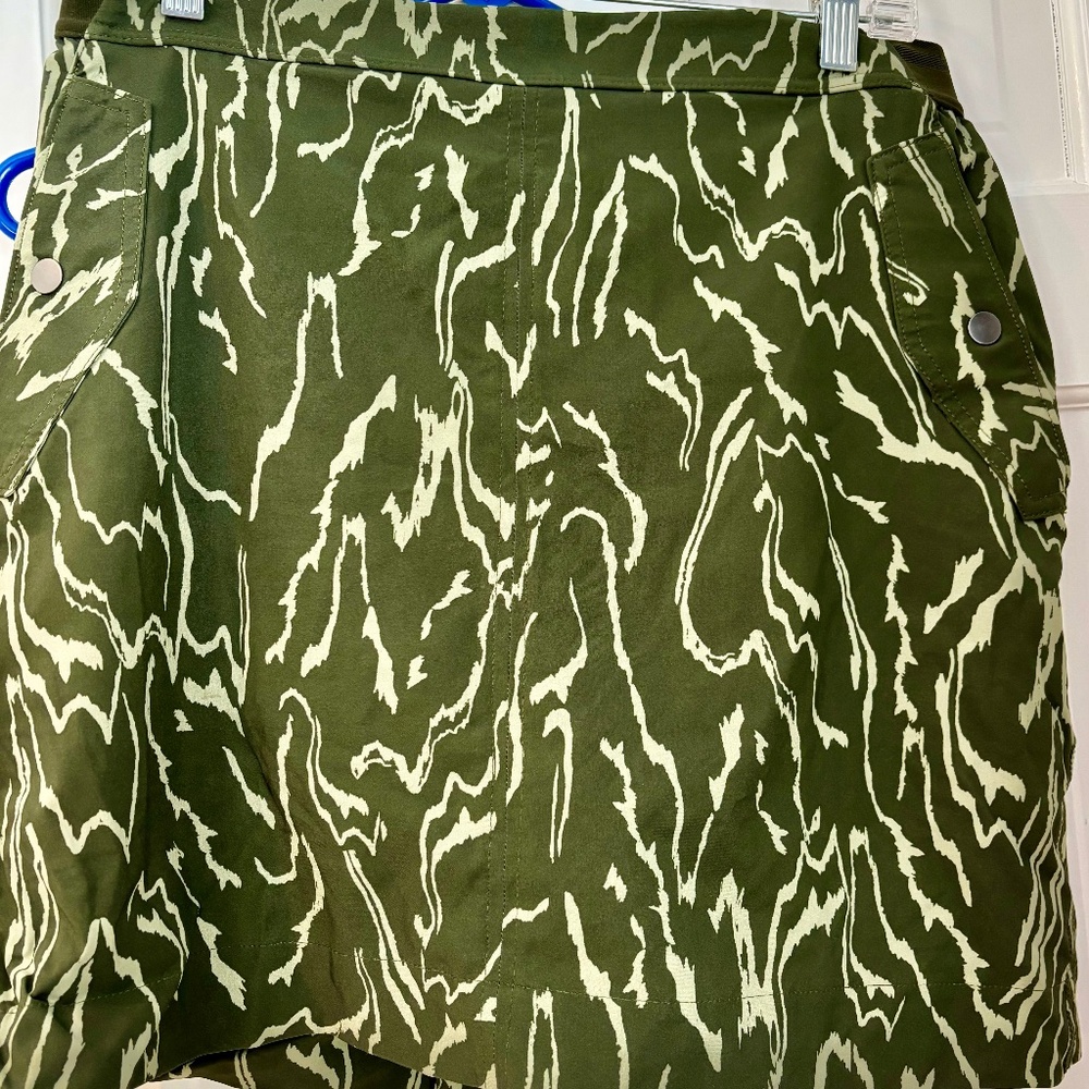 Athleta Olive Green and Cream Skort